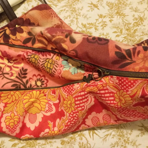 Flower shoulder handbag used, red and pink