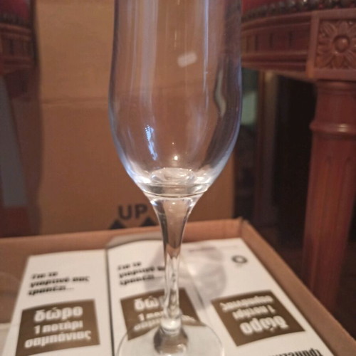 Champagne glasses like new, pack of 17 pieces