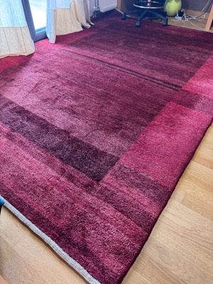 Handmade Gabbeh wool rug like new, large 1.79x2.63 m