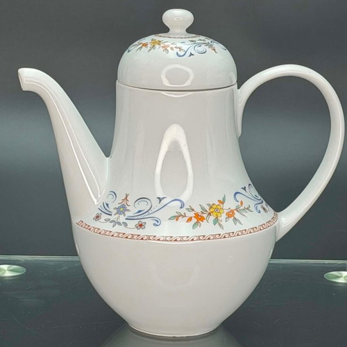 Vintage Ionia Porcelain Teapot like new, height 21 cm
