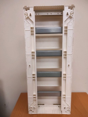 Hager Ηλεκτρολογικός Πίνακας Επιτοίχιος 4 σειρών 13 στοιχείων καινούργιο