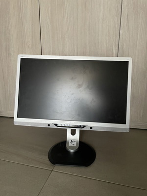 Philips monitor used, good condition, fully functional