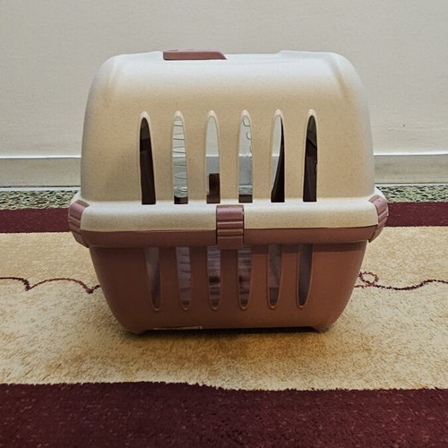 Pet carrier like new, dimensions 50x33x31 cm