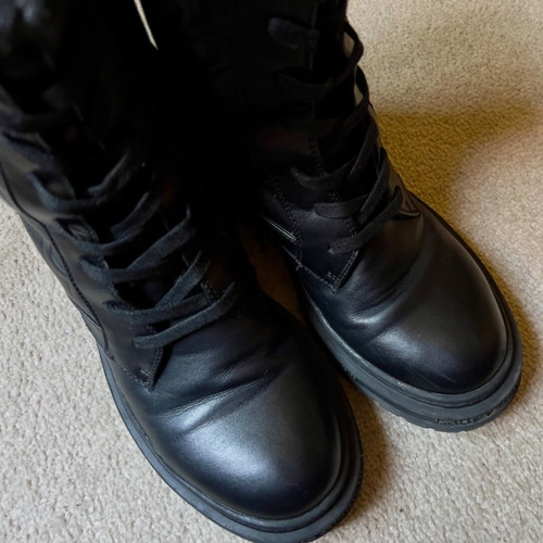 Laura Biagiotti black boots like new, size 37