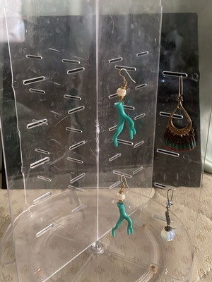 Plastic earring display stand, tall with 4 wings, rotating