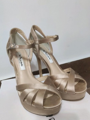 Nina New York bridal sandal size 37 like new beige
