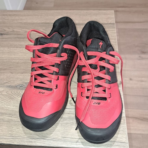 2Fo Flat Specialized men's work shoes like new, size 44.5, black
