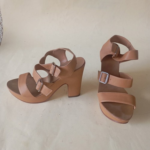 Pull & Bear beige platform sandals size 38 like new