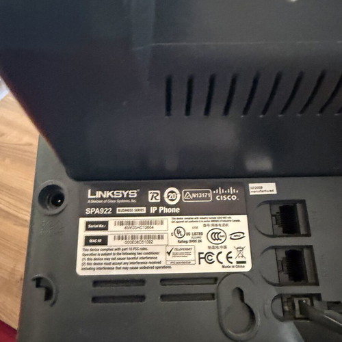Linksys SPA 922 IP VoIP phone with PoE and extra Ethernet port