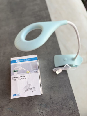 Flexible LED clip-on desk lamp USB rechargeable, new