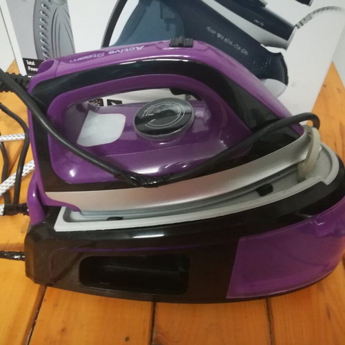 Izzy Active Steam iron