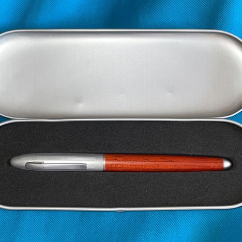 Wooden pen vintage new with case, brand BEE