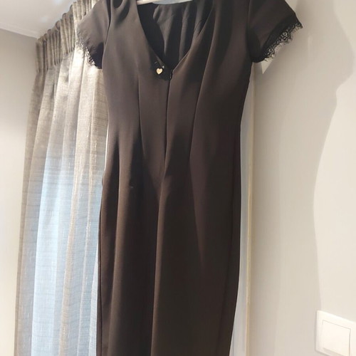 Lynne women's midi dress black like new