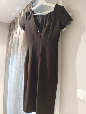 Lynne women's midi dress black like new