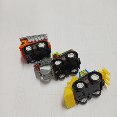 Toy cars used, pack of 8 different pull back vehicles