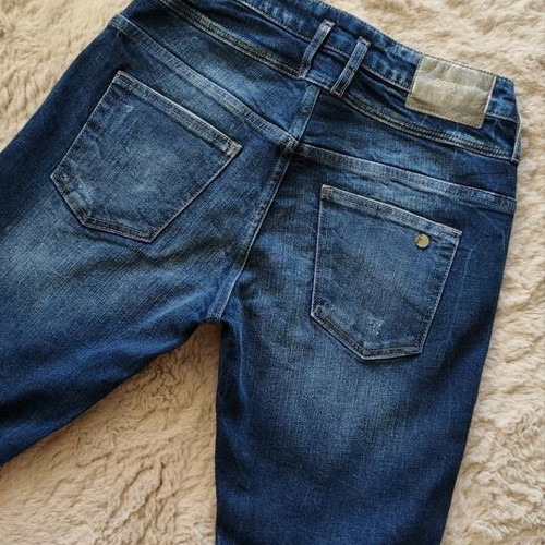 Irene women's boyfriend fit cropped jeans like new, blue