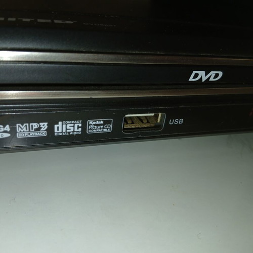 United DVD8097 multimedia player like new with CD, DVD, USB