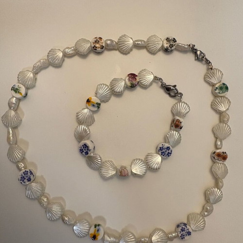 Handmade necklace and bracelet set with shells and steel clasp new