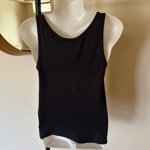 Adidas ribbed sleeveless top like new, size Medium, black