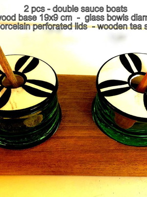 Pair of handmade sauce boats like new, wooden base and glass bowls