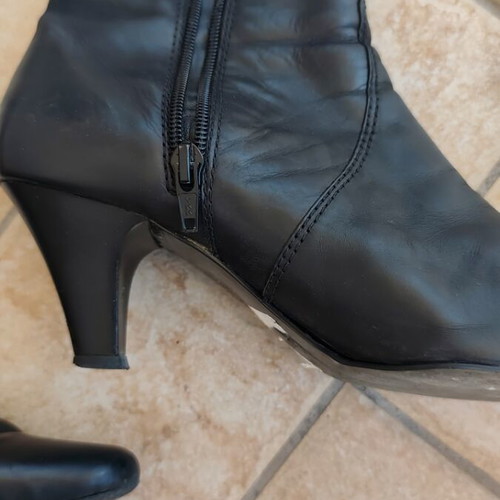 Leather knee-high boots used, black size 39, women's