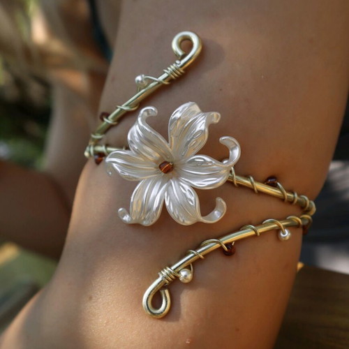 Steel handmade bracelet new, gold color