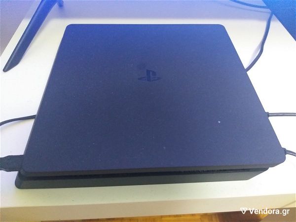  PlayStation 4 slim(500gb)+1 chiristirio