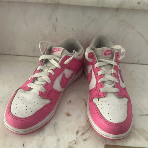 Nike Dunk Low kids shoes used, size 33, bright pink