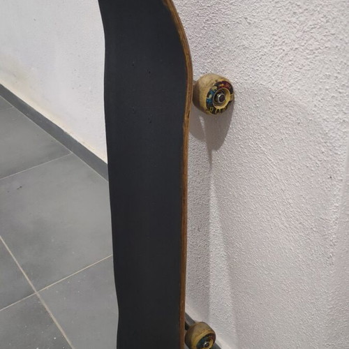 Skateboard used, functional, size 80x20 cm