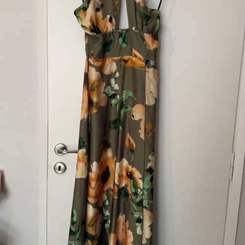 Maxi backless dress like new with crossover skirt, size M-L