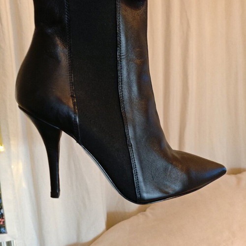 Ovye leather ankle boots like new, size 40, black