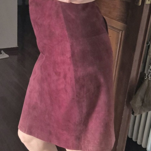 Midi suede skirt burgundy like new