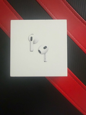 Apple AirPods 3ης γενιάς με θήκη φόρτισης MagSafe σαν καινούργια