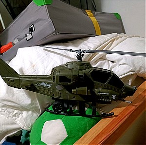 Παιδικό παιχνίδι πολεμικό ελικόπτερο στρατού