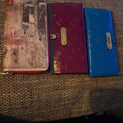 Wallets like new in excellent condition