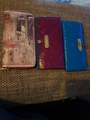 Wallets like new in excellent condition
