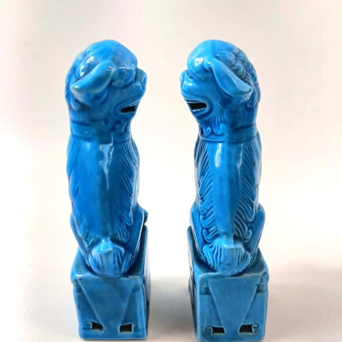 Pair of vintage Chinese Foo Dogs in like new condition, turquoise porcelain