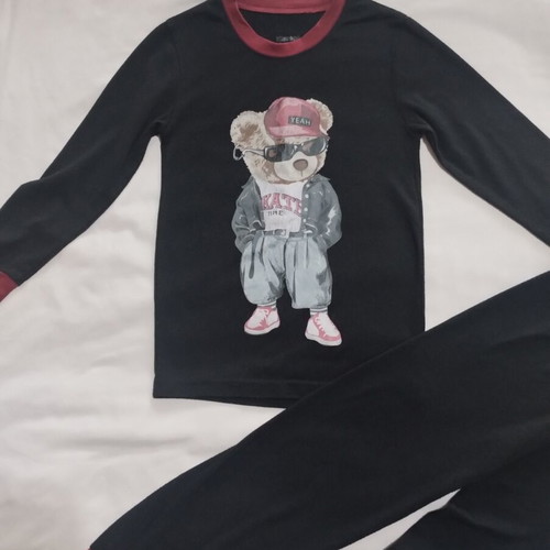 Pajama set size 7 years used, black and red