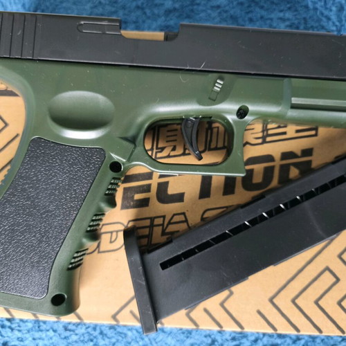 Glock 18 plastic spring toy new
