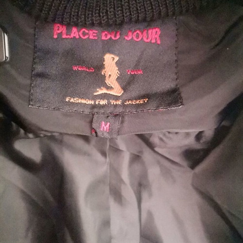 Women's short jacket like new, size Medium, black