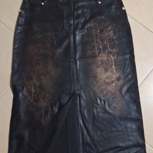 Skirt new with elastic fabric resembling leather