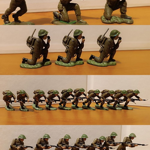 Britains Military Figures Set of 23 Like New