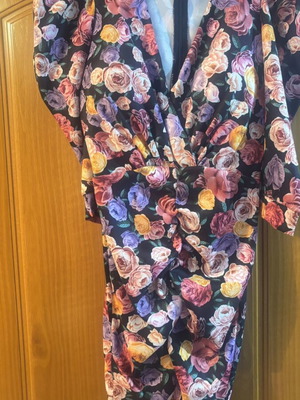 Midi dress with sleeves like new, multicolored, size S