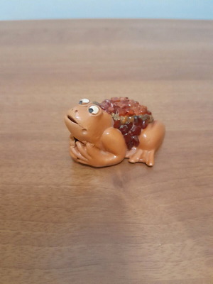 Decorative frog like new