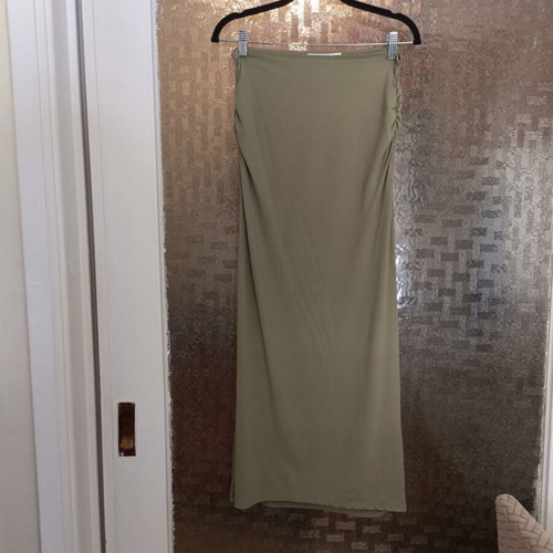 Long women's skirt used, size M, green, Pull & Bear