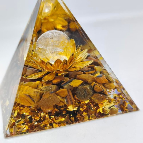 Orgonite pyramid with natural amethyst like new 5.5cm
