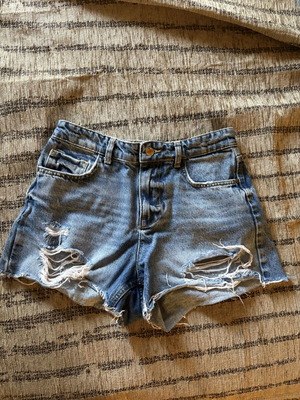 Zara women's denim shorts, blue