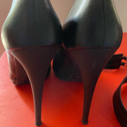 Moustakas leather pumps black size 39 like new with optional ankle strap
