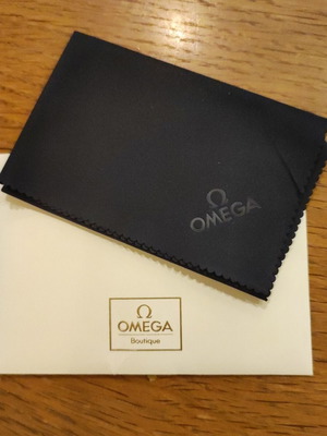 Omega cleaning cloth with pouch like new