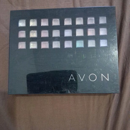 Makeup palette used with 36 lip colors, 6 blushes, 36 eyeshadows and mirror